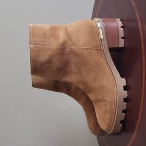 Nine West suede Chelsea boots